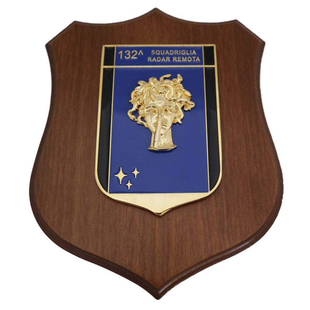 CREST IN METALLO SMALTATO BASE LEGNO CL3 22,50 X 17,50 CM 132 SQUAD RADA