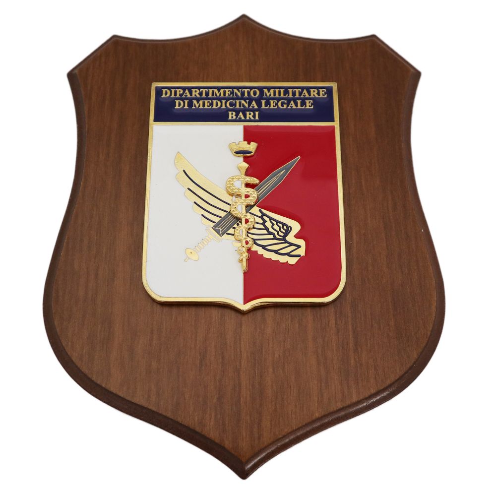 CREST IN METALLO SMALTATO BASE LEGNO CL3 22,50 X 17,50 CM DIP MED LEG BA